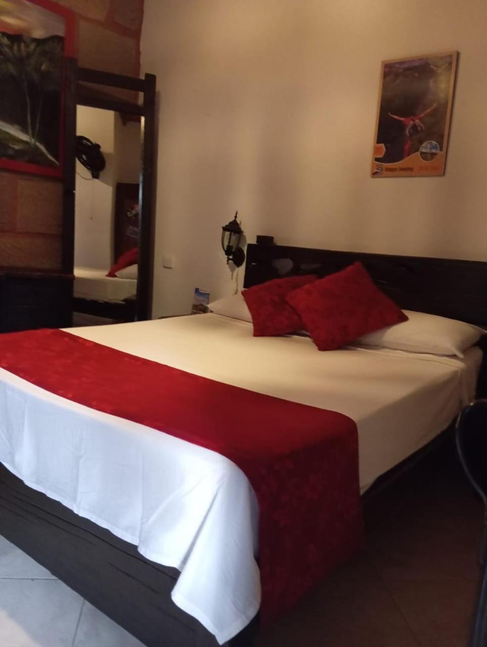 Santander Aleman Hostel San Gil Esterno foto